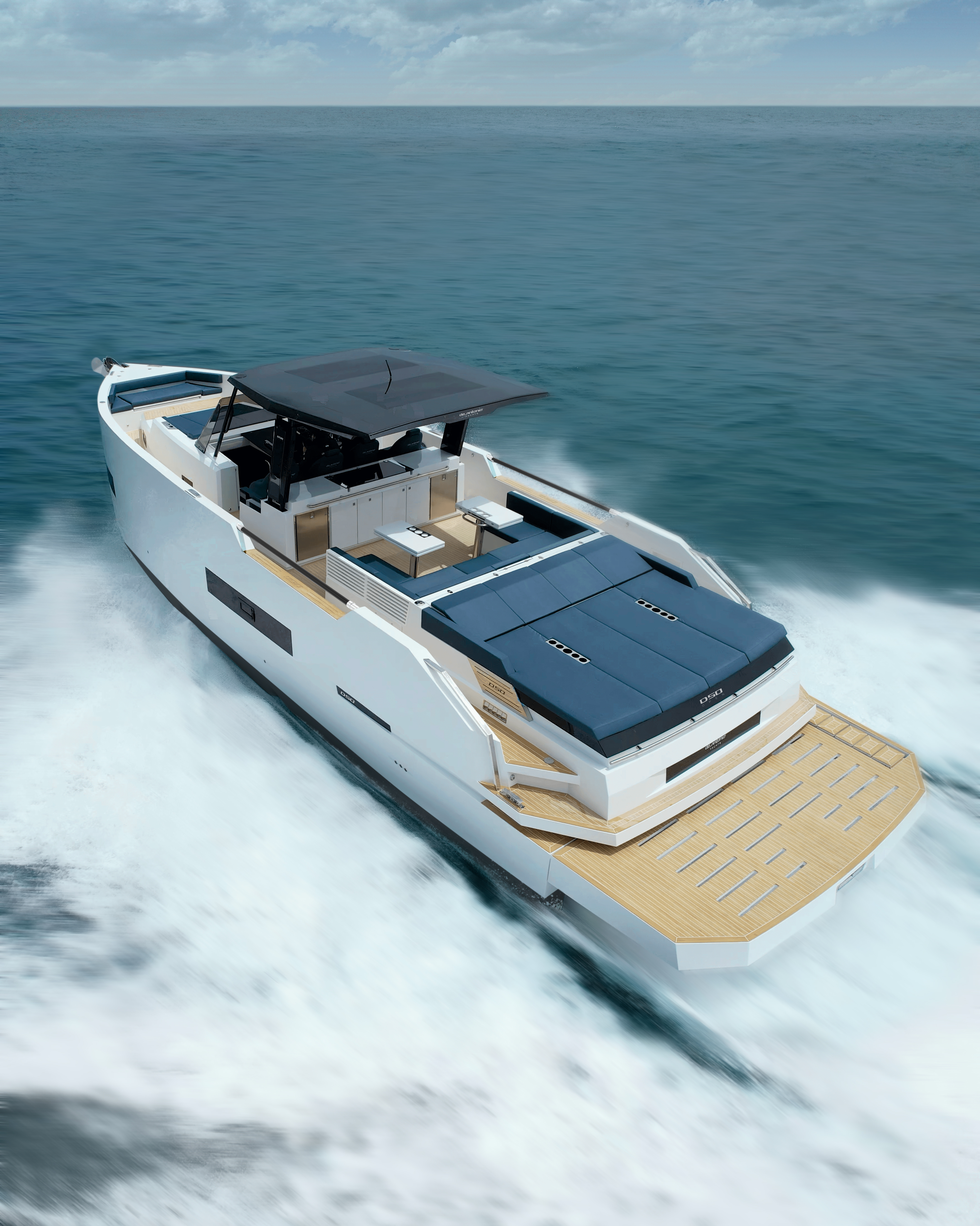 DeAntonioYachts_D50_02
