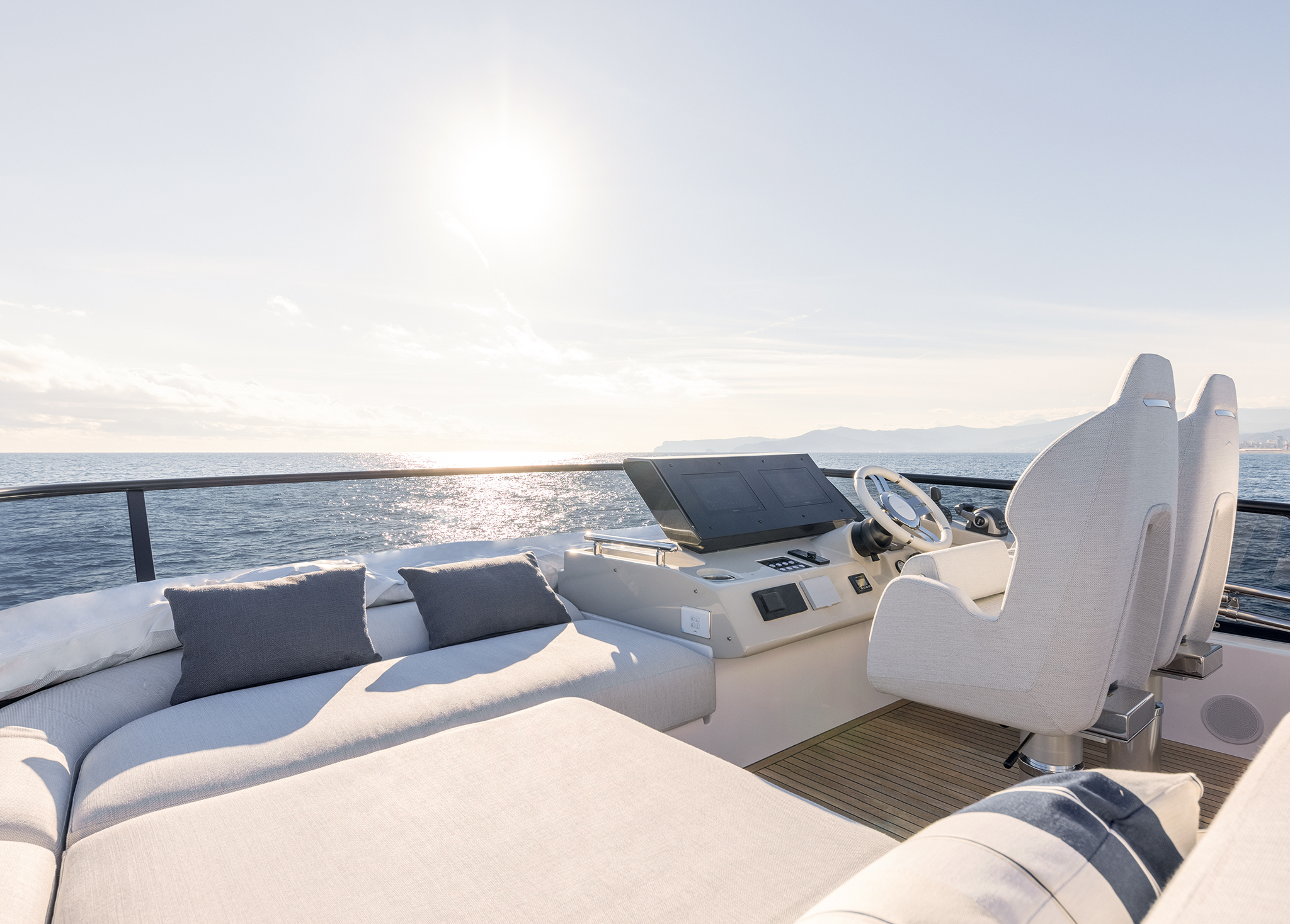 S7 Flybridge 2_Low Res